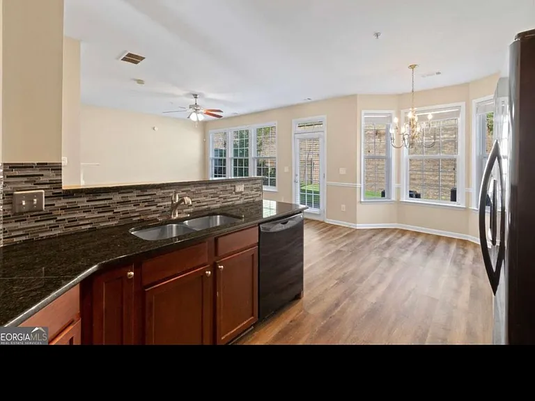 3323 Castleberry Village Cir — Photo 9