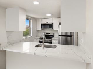 717 Hawthorne St APT D8, Everett, WA 98201