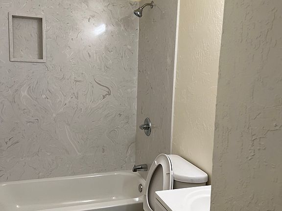 5th image of 659 N L St #235046490