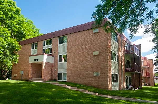 Boulder Court Apartments — Photo 21
