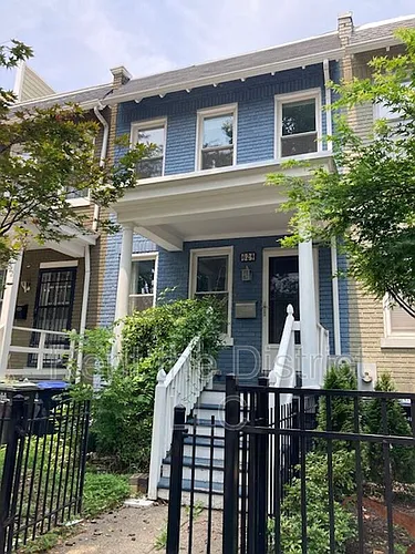 624 Orleans Pl NE Photo 1
