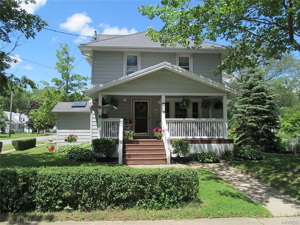 1st image of 80 Huntington Ct