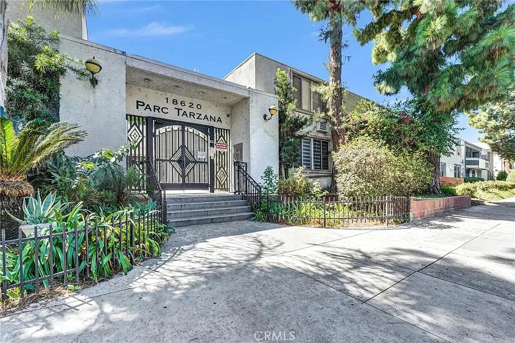 2 bed, 911 sqft, $2,400 — Photo 3