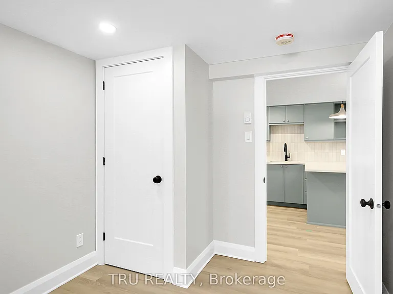 2643 Don St #B — Photo 3