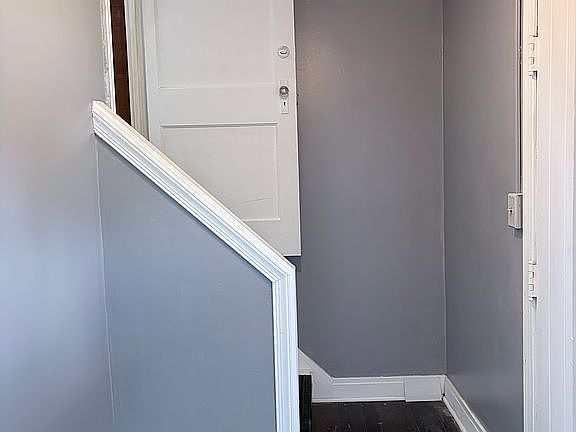 3rd image of 232 Rochester Dr