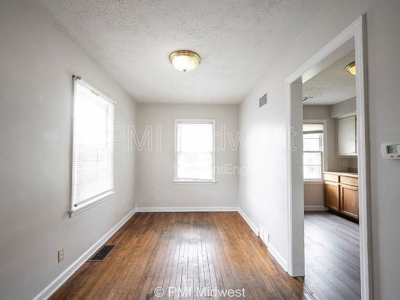 4th image of 1401 N Alton Ave