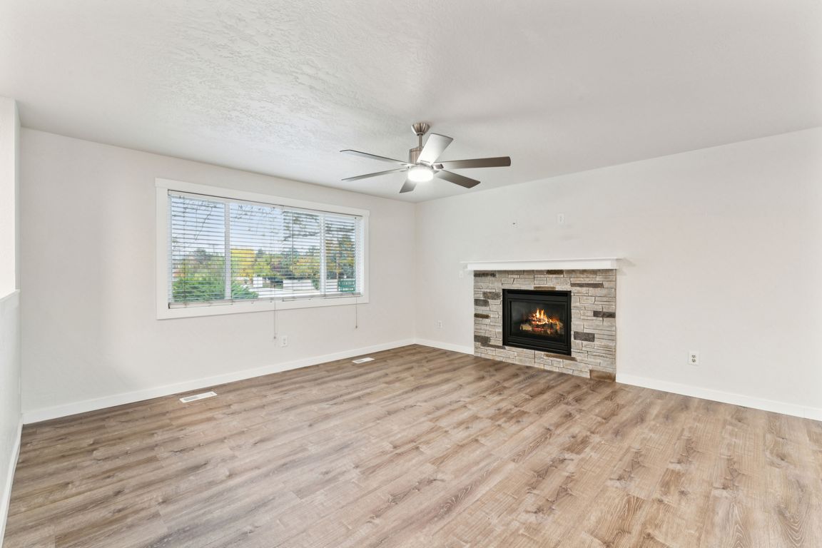 next background image