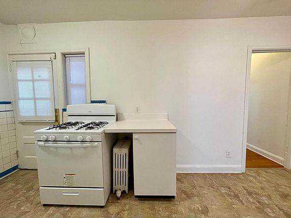 4th image of 9 Del Lin Dr APT 105