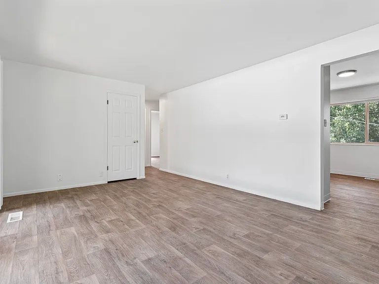 2614 S Green St — Photo 33