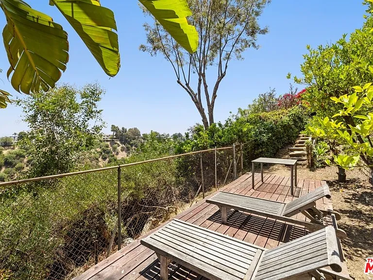 2120 Linda Flora Dr — Photo 17