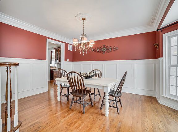 3rd image of 4025 River View Dr