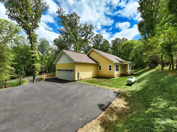 60 Oxford Trl, Blairsville, GA 30512