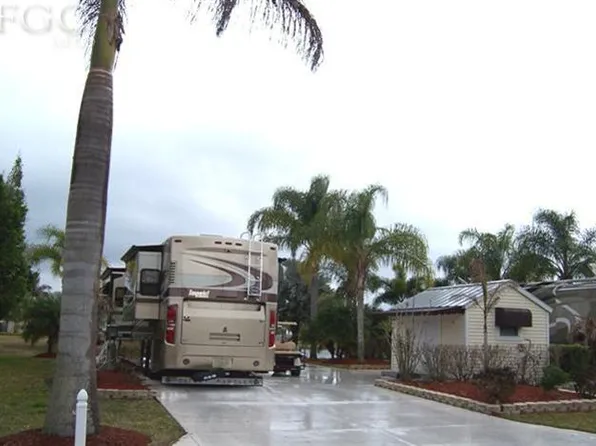 3020 W Riverbend Resort Blvd, Labelle, FL 33935