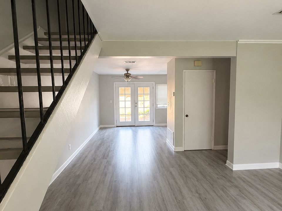 1st image of 3858 Chelsea Dr