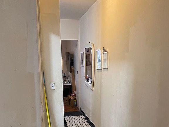 5th image of 211 W 88th St APT 4B