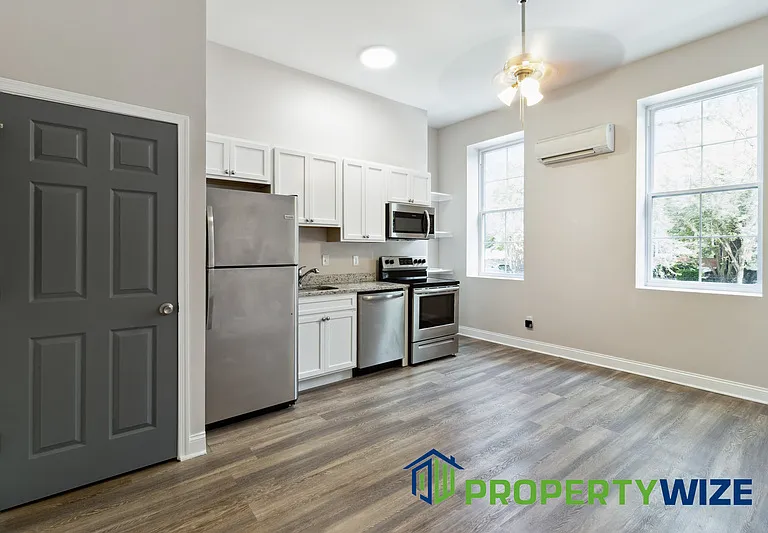 833 Hollins St #1F — Photo 8