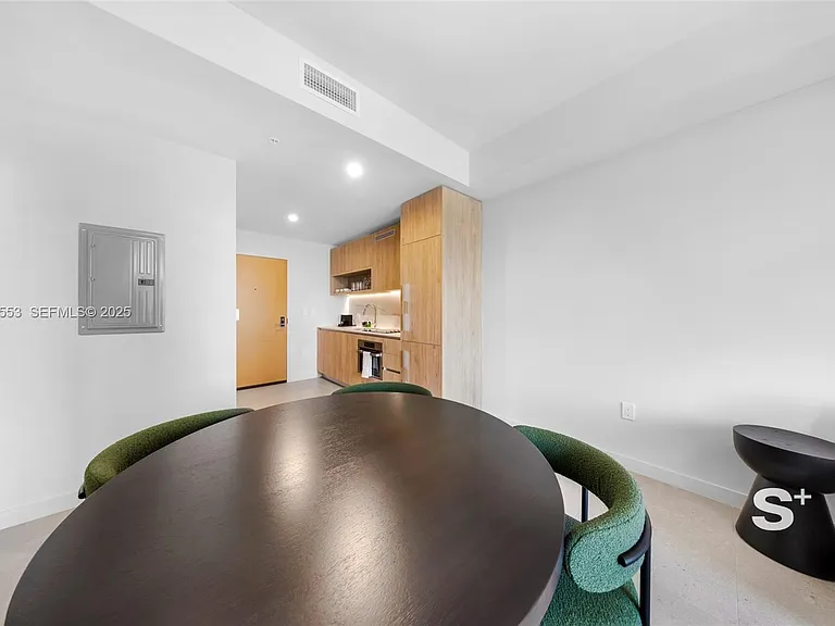11 NE 6th St #1910 — Photo 11