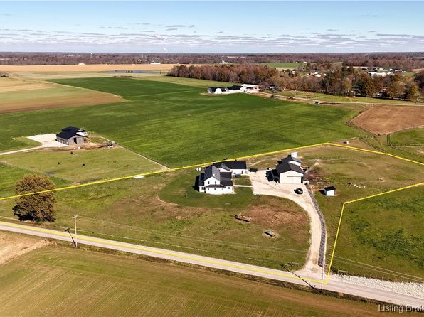 8705 Westport Road, Marysville, IN 47141
