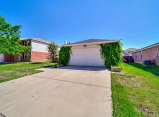 1928 Riverchase Ln, Justin, TX 76247