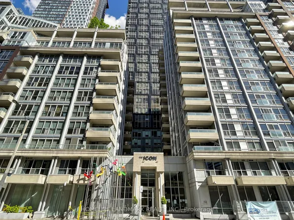270 Wellington St W #1124, Toronto, ON M5V 3P5