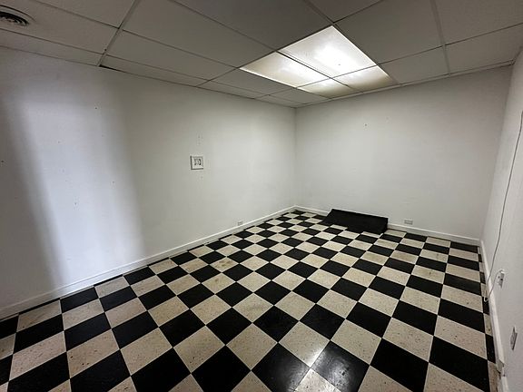 4th image of 302 Radford St Unit A