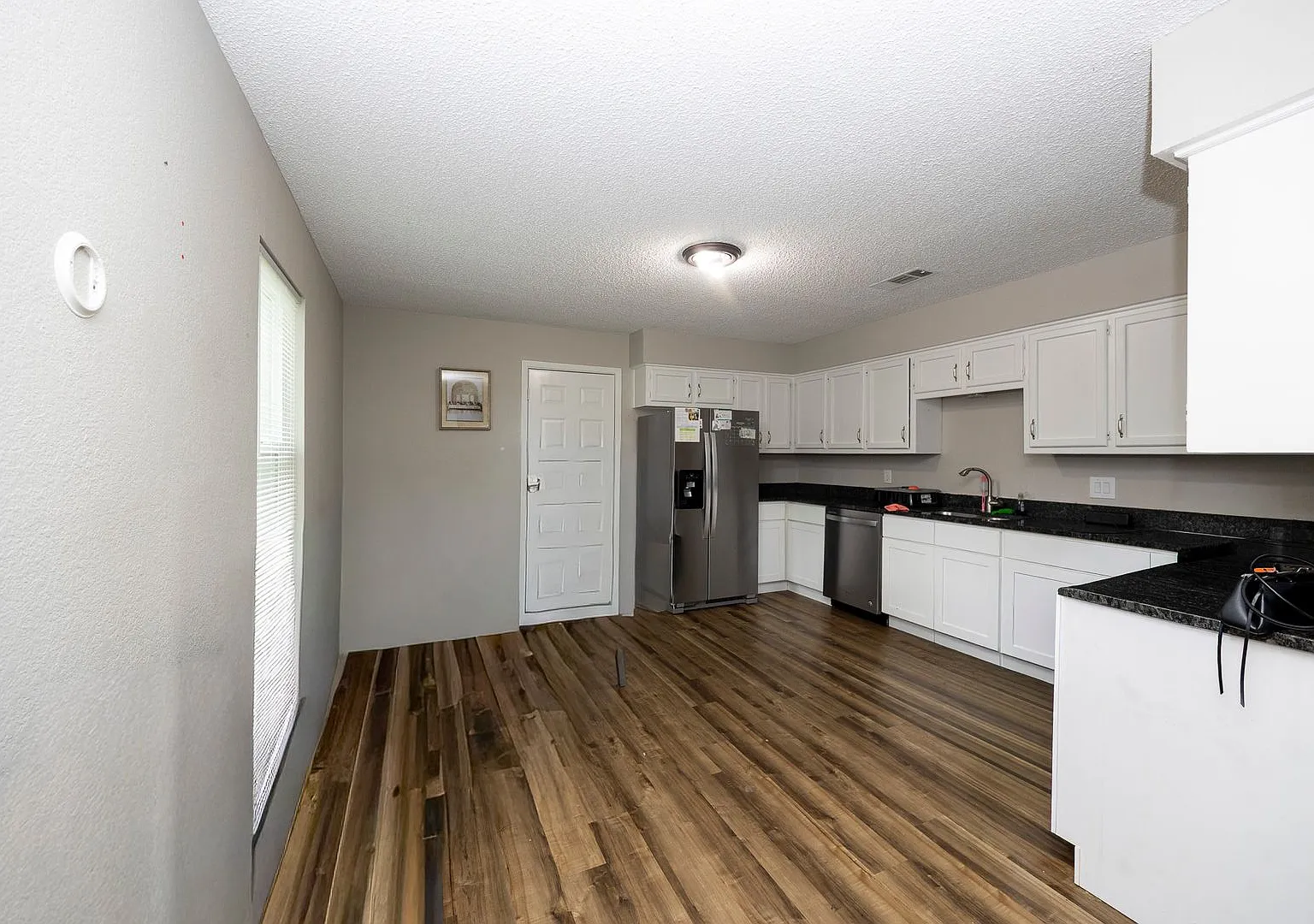 Spacious 2 Bed, 2 Bath Duplex With Huge Backyard Aubrey Isd - 5 Days Rent Free + Fast Approval! — Photo 4