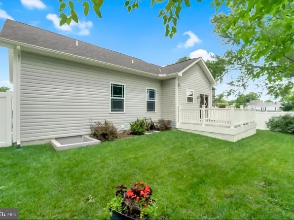 106 Ridgeway St, Fredericksburg, VA 22401
