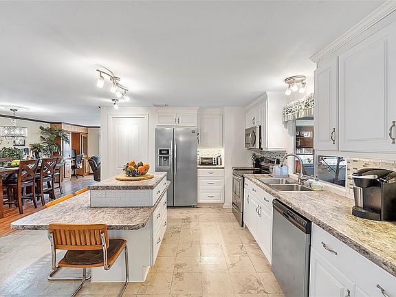 4th image of 2340 SW 83rd Avenue