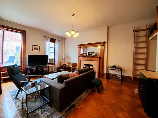 Rented by Abode Residential LLC | media 9