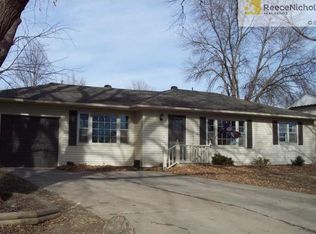 1109 W 7th Street Ter, Ottawa, KS 66067