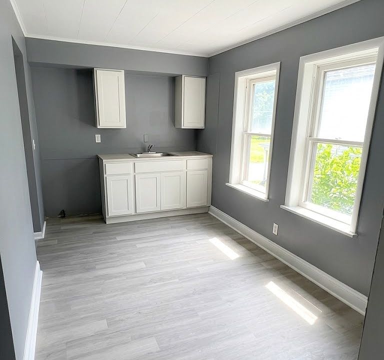 1st image of 754 E 14th St #3