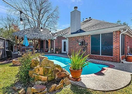 1435 Basswood Springs Ct — Photo 2