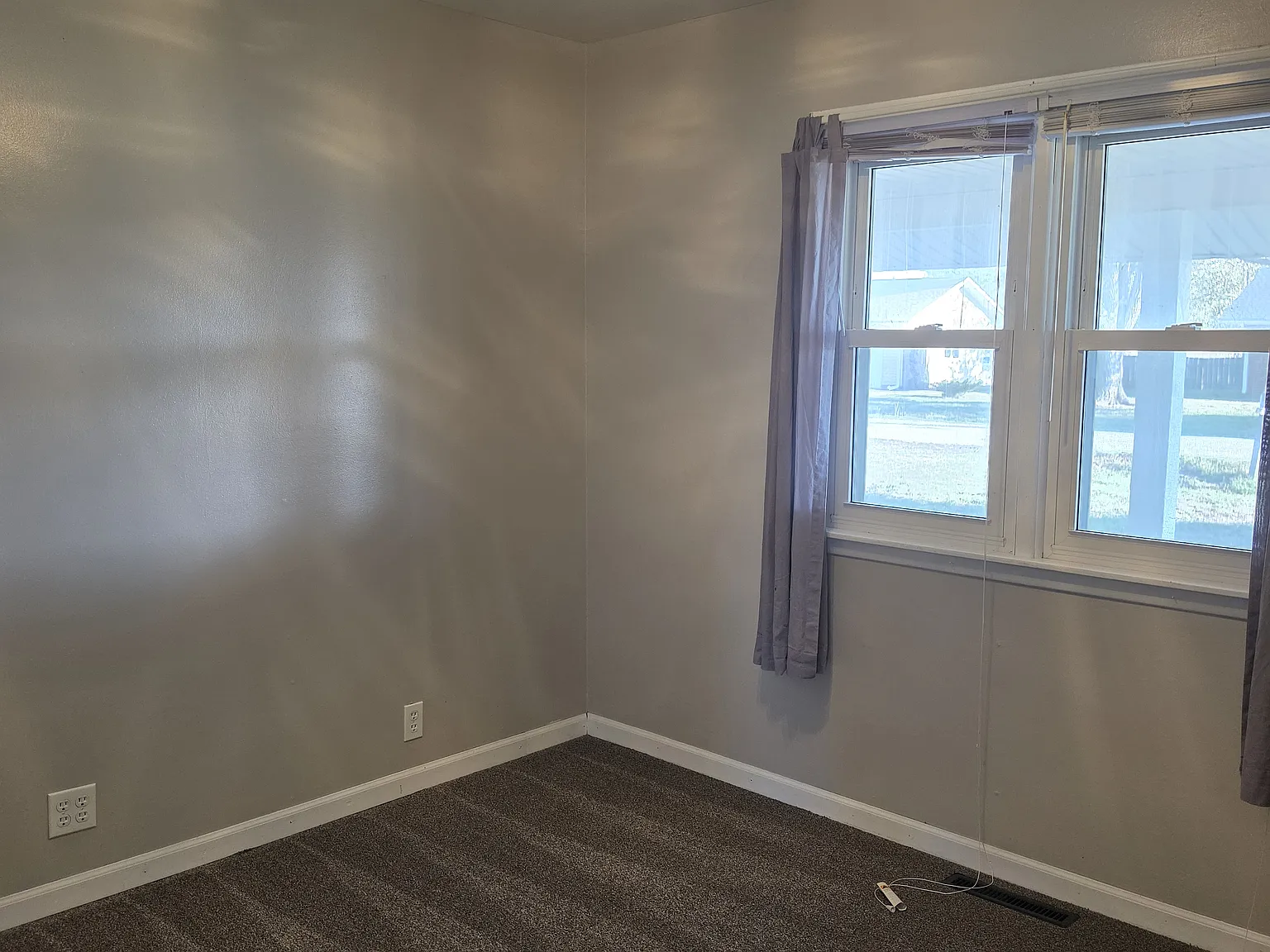 E 21st Ave, Hutchinson — Photo 4