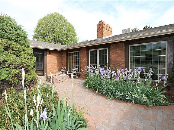 Front Patio with Firepit