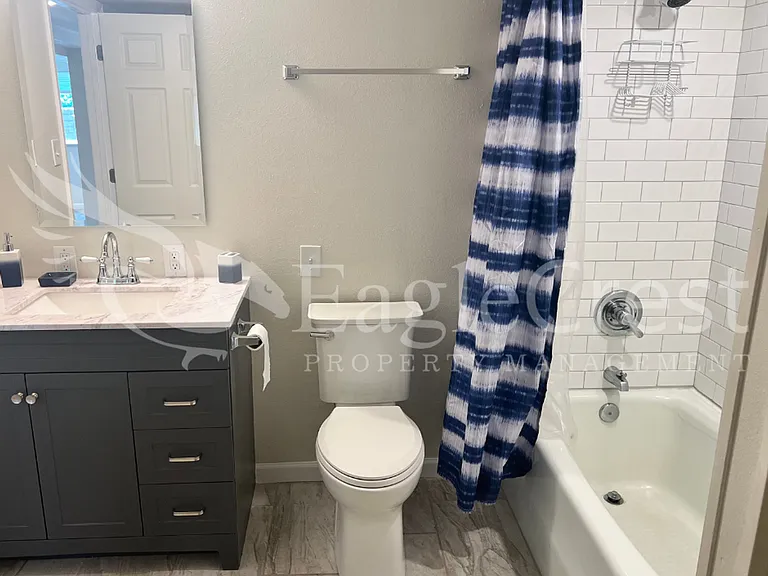 1110 S College Ave — Photo 12
