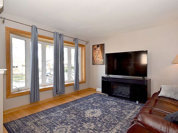 4th image of 7125 W Summerdale Ave