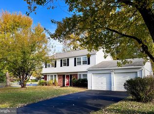 12801 Point Pleasant Dr, Fairfax, VA 22033