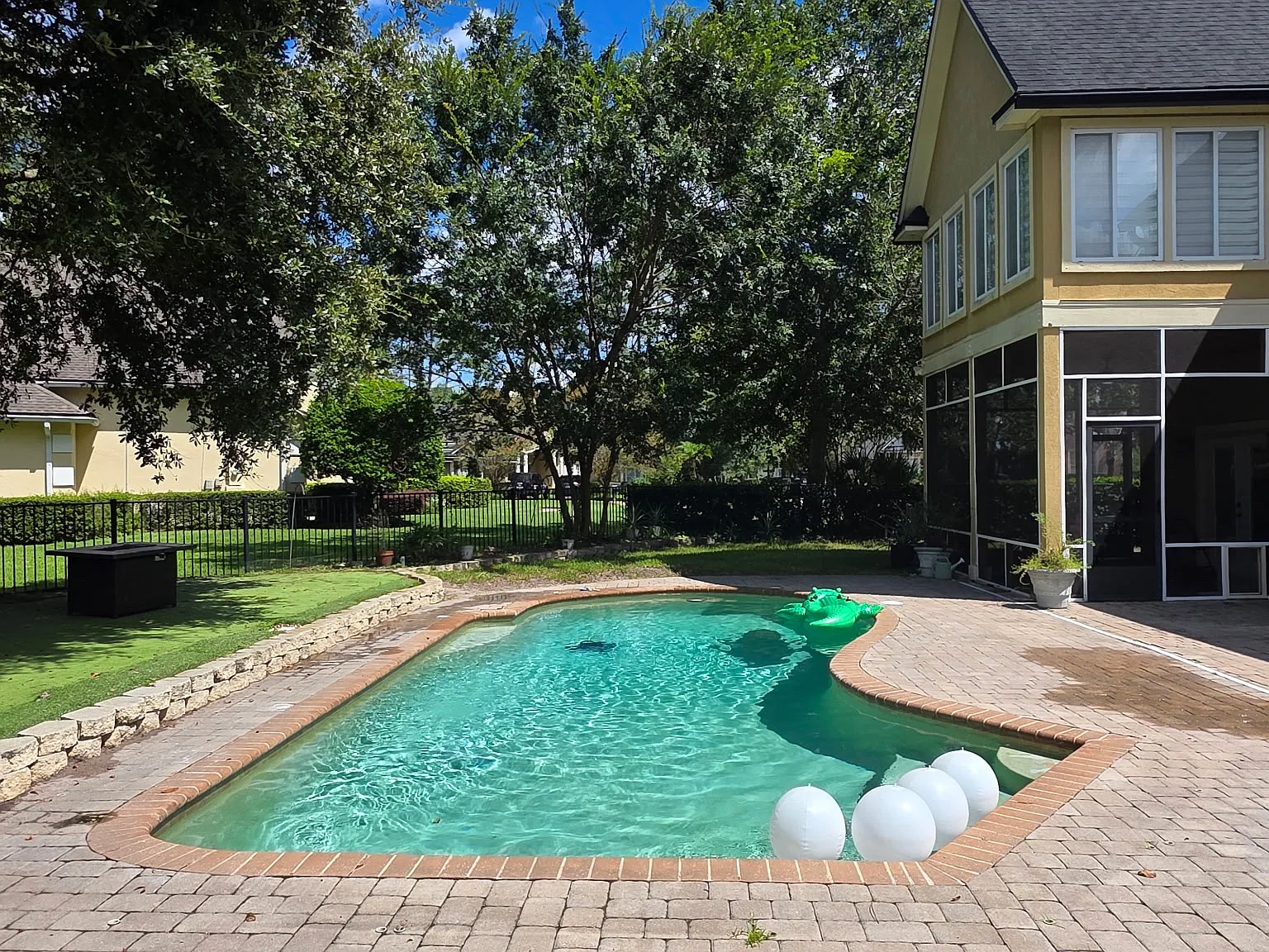 5 bed, 3.5 bath, 3875 sqft, $4,300 — Photo 3