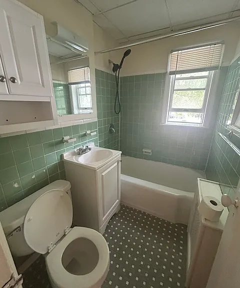 21 N Carpenter Ter #1 — Photo 5