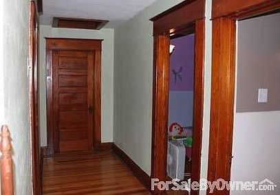 Hallway : Displays the authentic woodwork