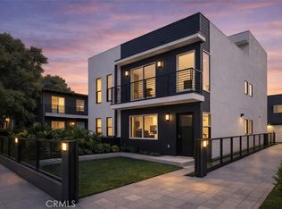 2620 N Beachwood Dr Lot 82, Los Angeles, CA 90068