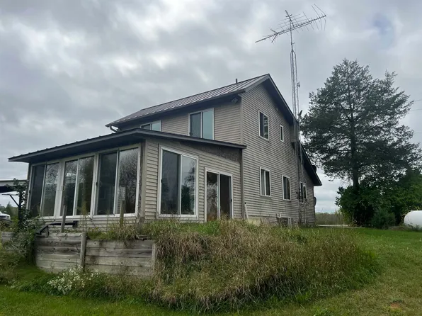 N4038 County Rd E, Waupaca, WI 54981