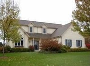 W262N2467 Deer Haven Dr, Pewaukee, WI 53072