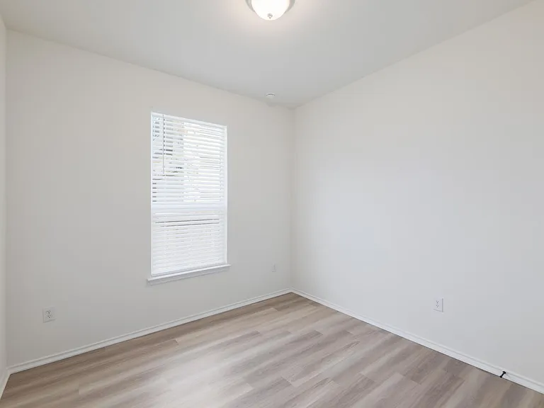 7807 Lawford Ct — Photo 12