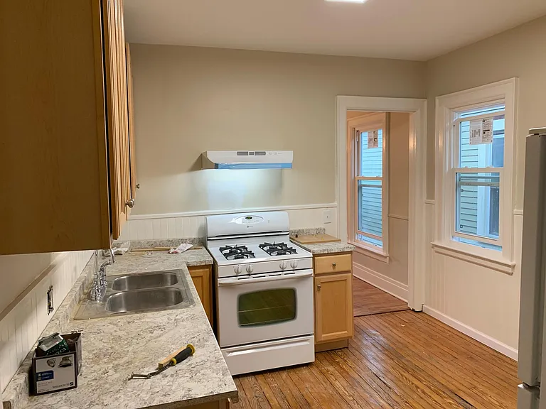 37 Bremen St — Photo 4