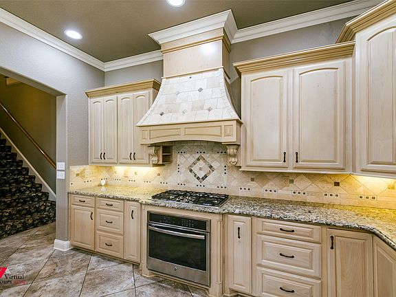 5th image of 27 Chez Moi Dr