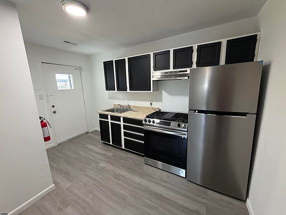 2nd image of 24 N Vermont Ave APT 5