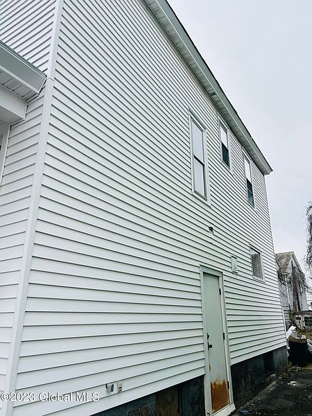 5th image of 1026 Bridge Street
