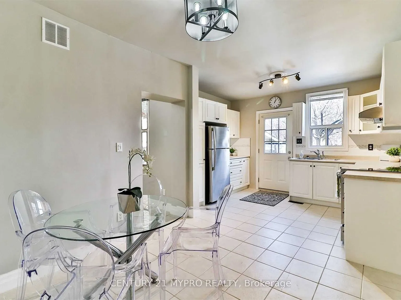 3 bed, $3,400 — Photo 2