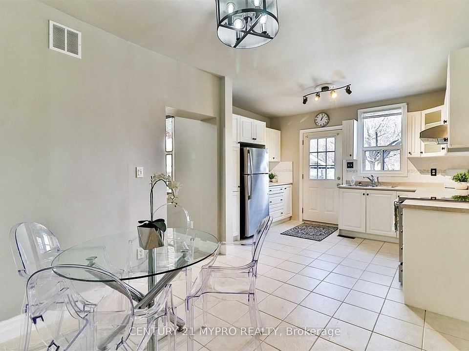 2nd image of 1111 Dufferin St